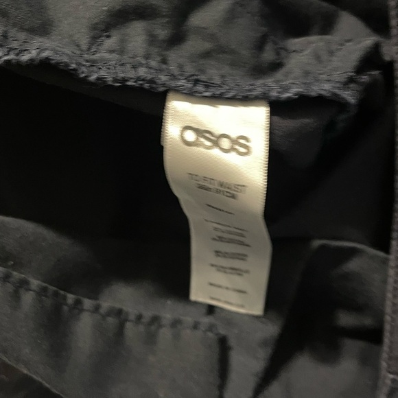 ASOS Dark Blue Flat Front Men's Shorts - Picture 8 of 9